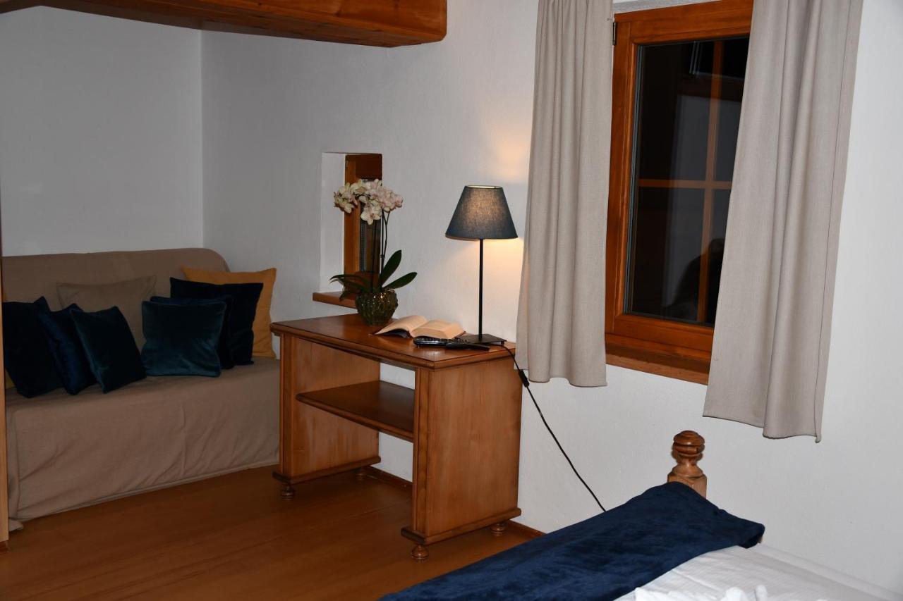 Appartement Emilia Халстат Екстериор снимка