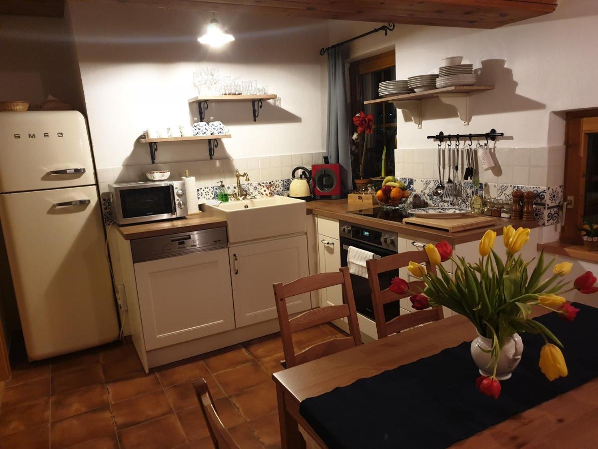Appartement Emilia Халстат Екстериор снимка