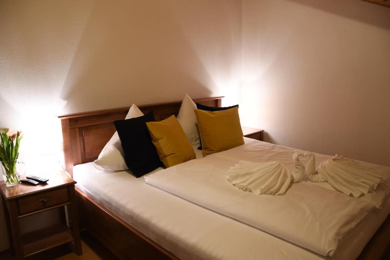 Appartement Emilia Халстат Екстериор снимка