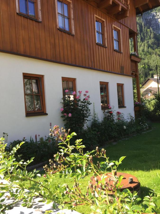 Appartement Emilia Халстат Екстериор снимка