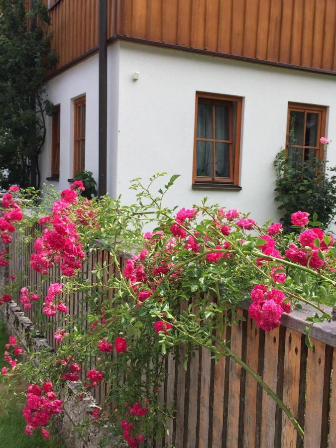 Appartement Emilia Халстат Екстериор снимка