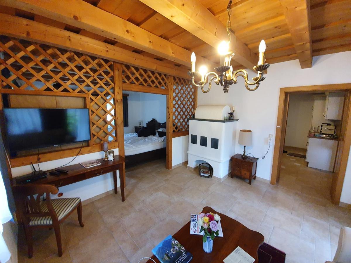 Appartement Emilia Халстат Екстериор снимка
