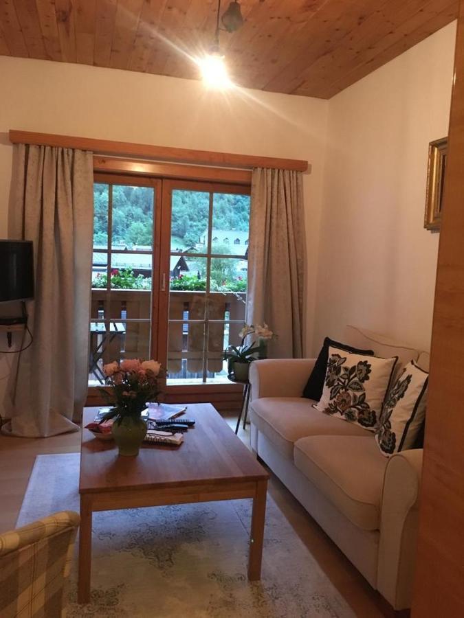 Appartement Emilia Халстат Екстериор снимка